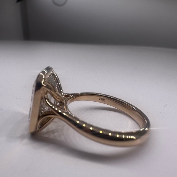 5.09 carat f vs1 emerald cut bezel solitaire diamond engagement ring - Picture 7 of 11